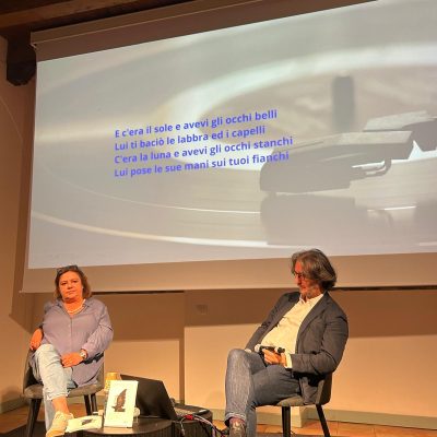 Citazioni proiettate sullo schermo